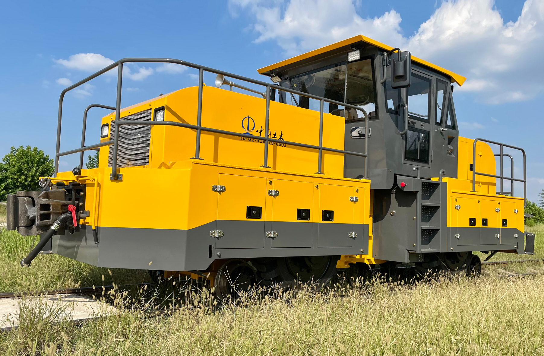 Nuevo tractor utilitario ferroviario de carretera de alta resistencia con accionamiento de combustión interna 